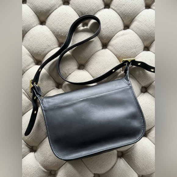 Vintage Coach Patricia Legacy Black Leather Flap Crossbody Bag - Picture 3 of 16